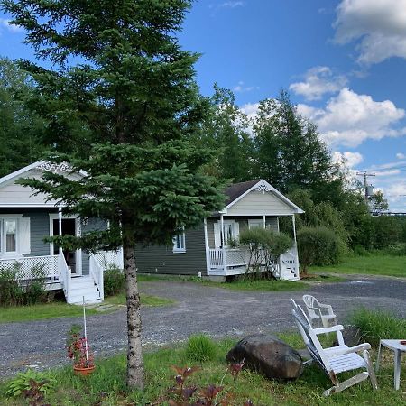 Motel & Chalets --Shefford-Waterloo- Habitation Forest 외부 사진