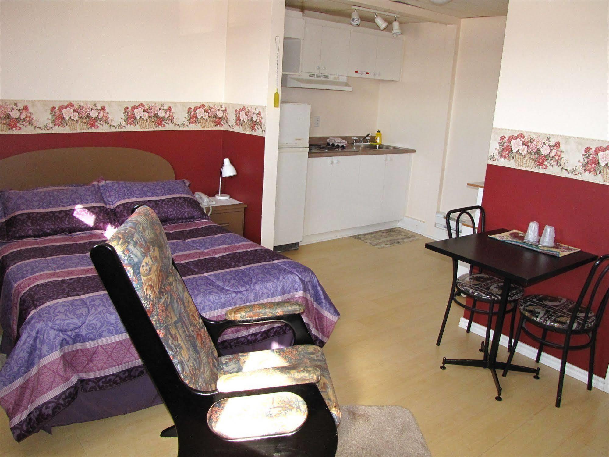 Motel & Chalets --Shefford-Waterloo- Habitation Forest 외부 사진
